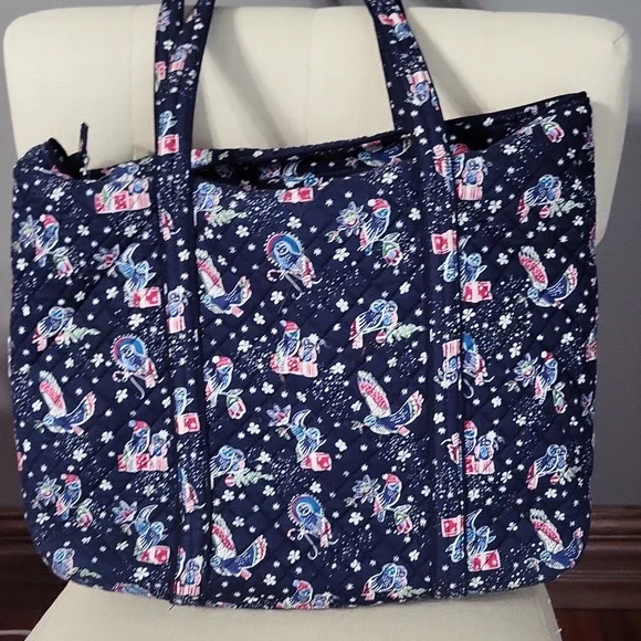 Vera Bradley Iconic Vera Tote- Holiday Owls - Picture 4 of 7